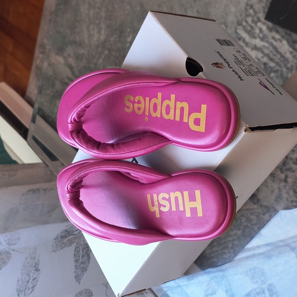 Hush Puppies Women's Emily Toepost Slipper, Very Berry Leather - Picture 5 of 7